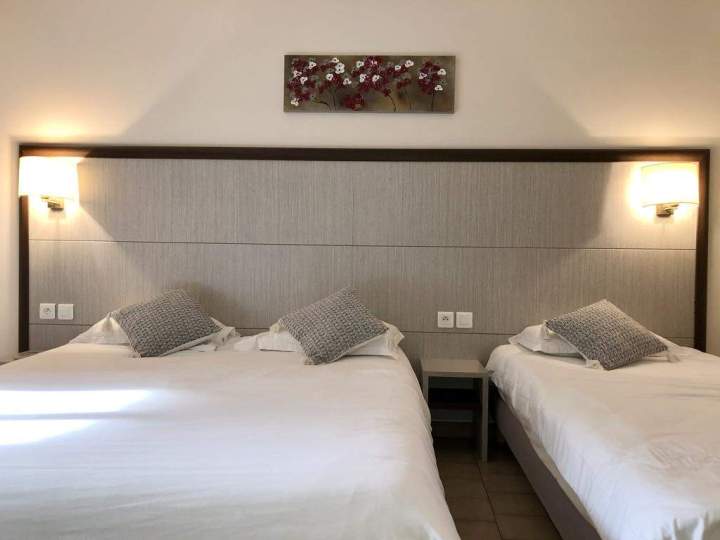 Chambres confortables 3 personnes Porto-Ota