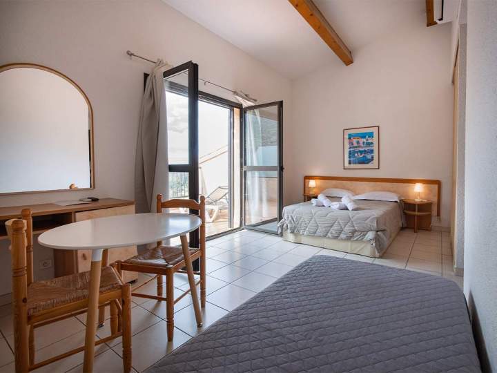 Location chambre bien aménagé Porto-Ota