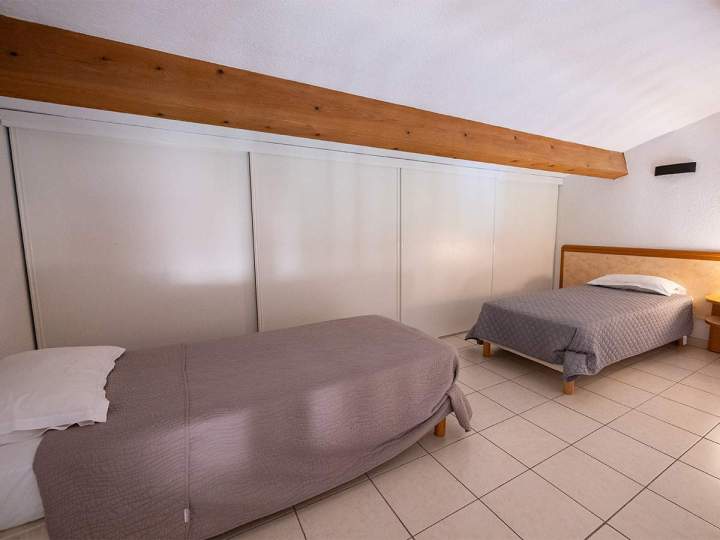 Location chambre bien aménagé Porto-Ota